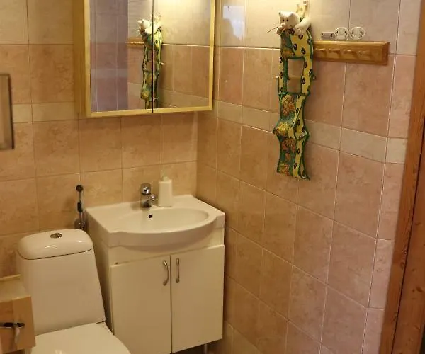 Simon Tupa בית כפרי